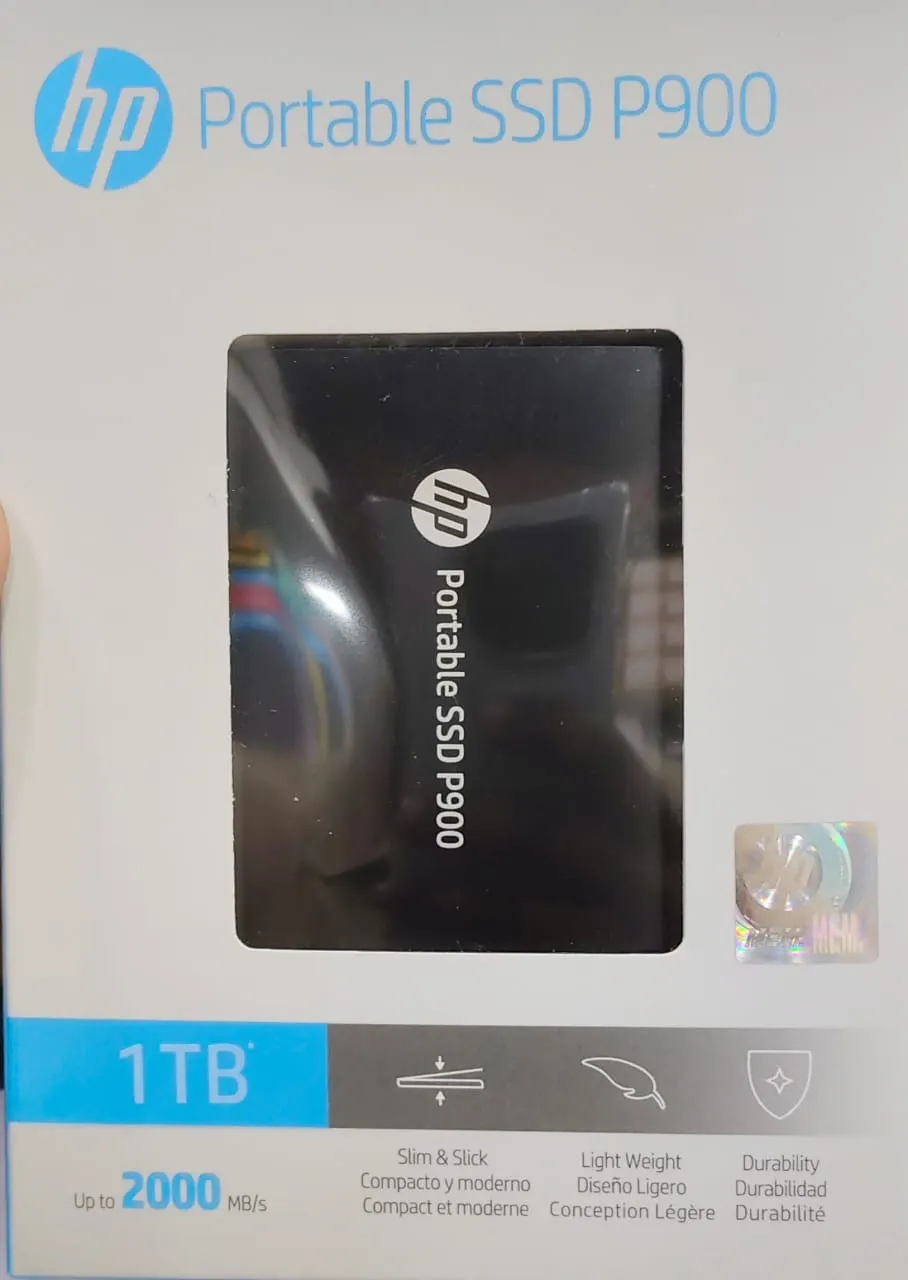 HP P900 1TB Portable SSD (up to 2000MB/s)